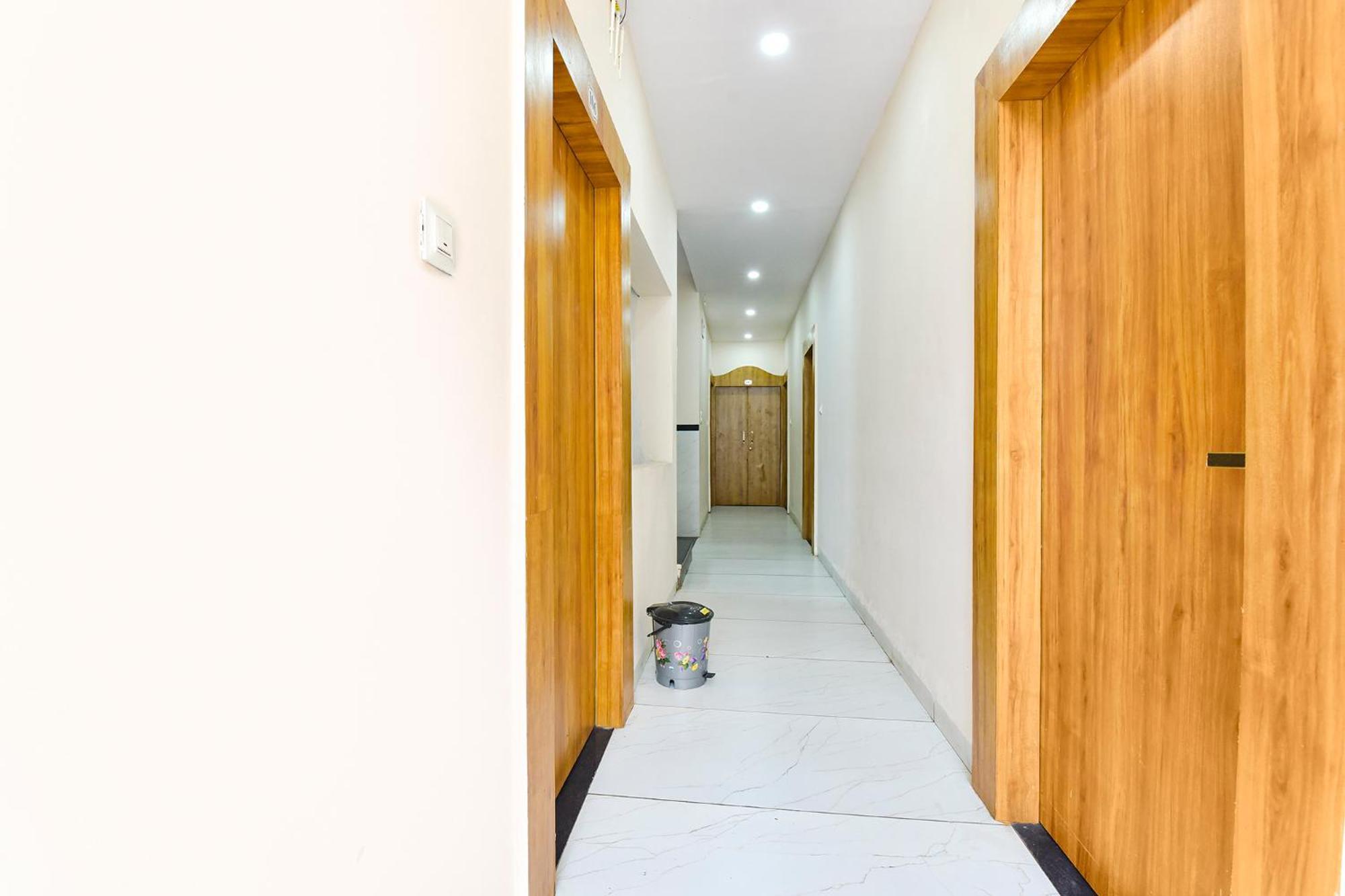 Fabhotel Somnath 乌贾因 外观 照片