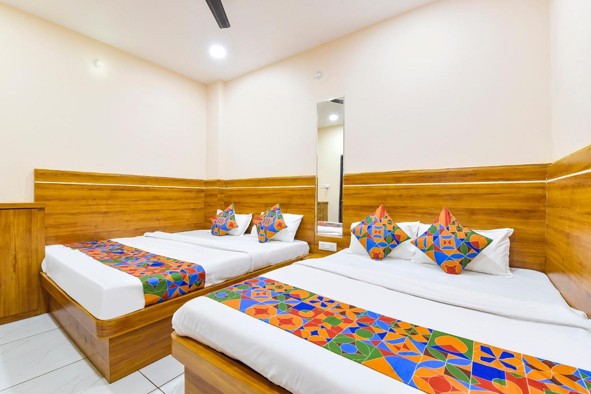 Fabhotel Somnath 乌贾因 外观 照片