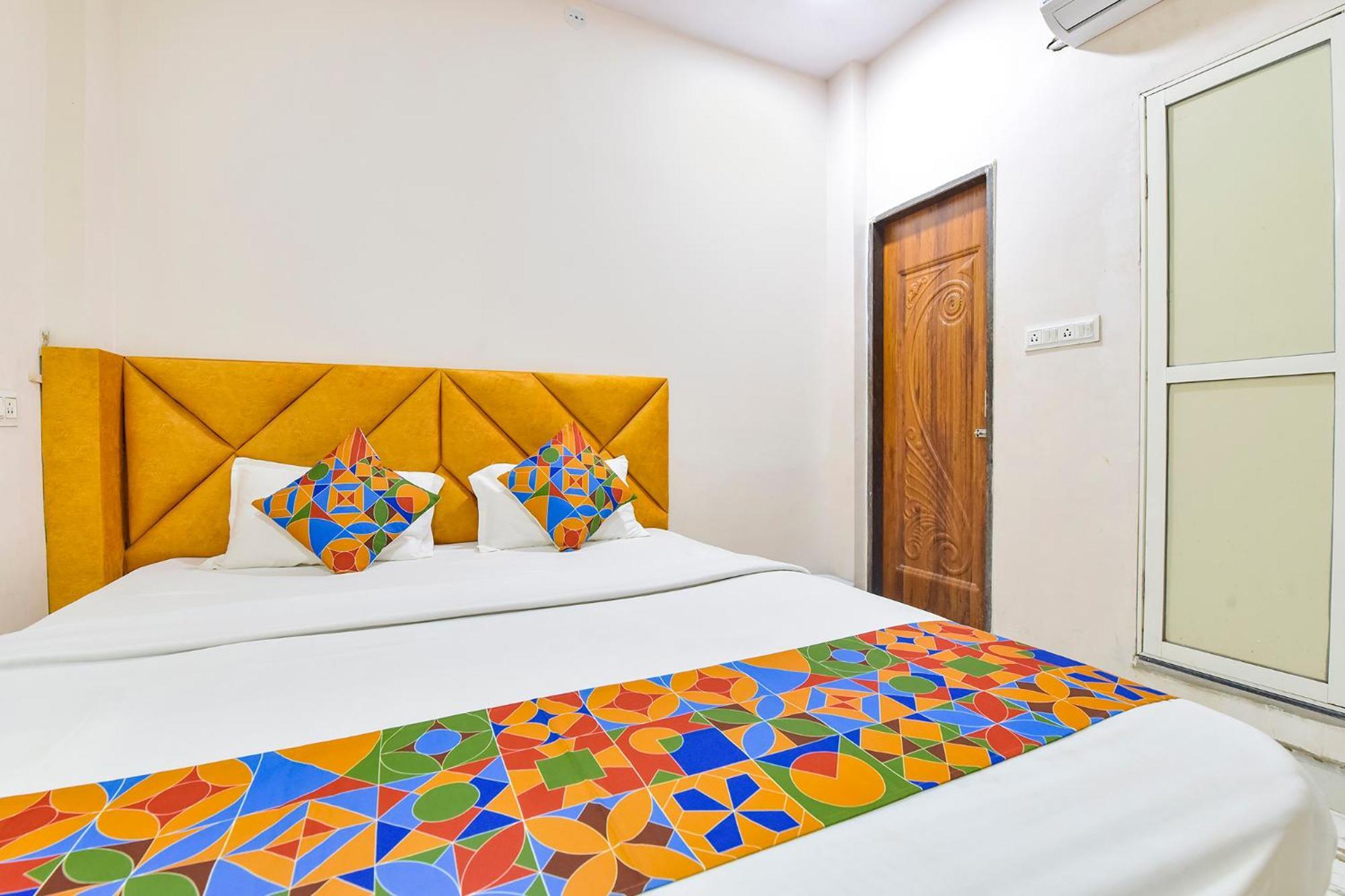Fabhotel Somnath 乌贾因 外观 照片