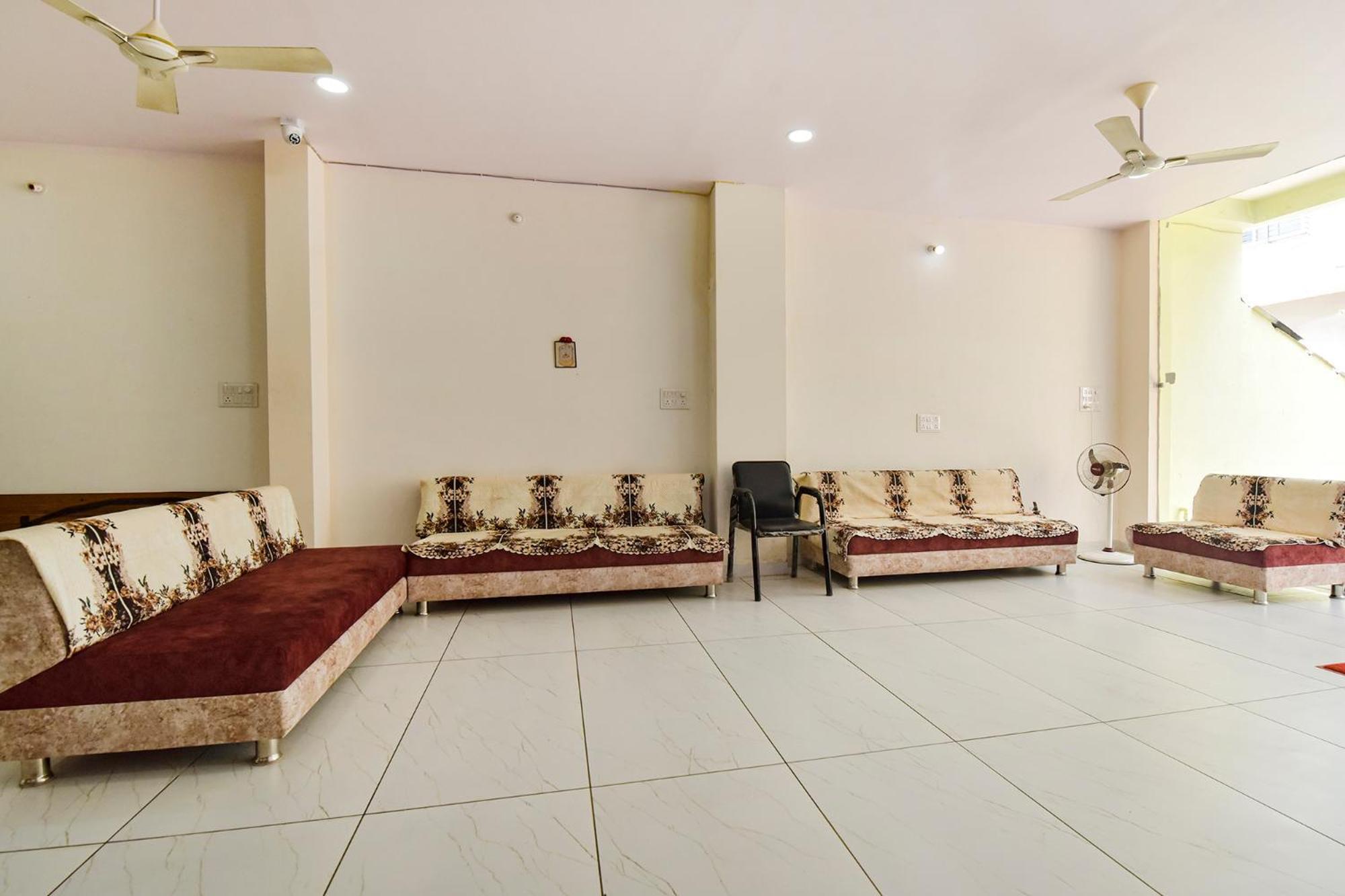 Fabhotel Somnath 乌贾因 外观 照片