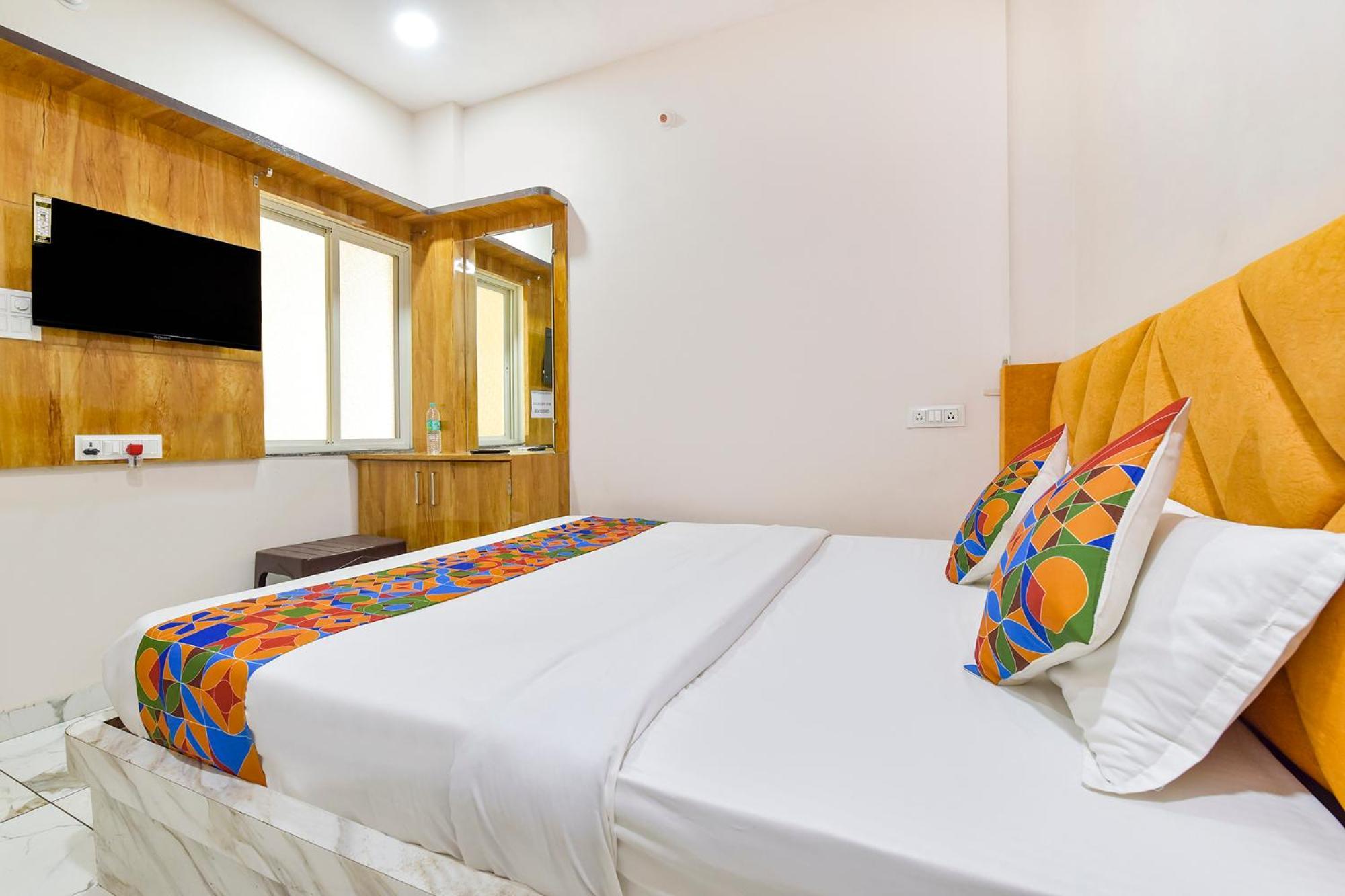 Fabhotel Somnath 乌贾因 外观 照片
