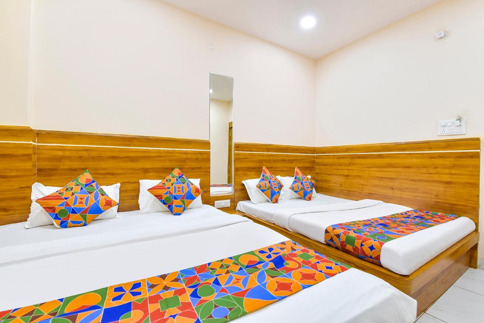 Fabhotel Somnath 乌贾因 外观 照片